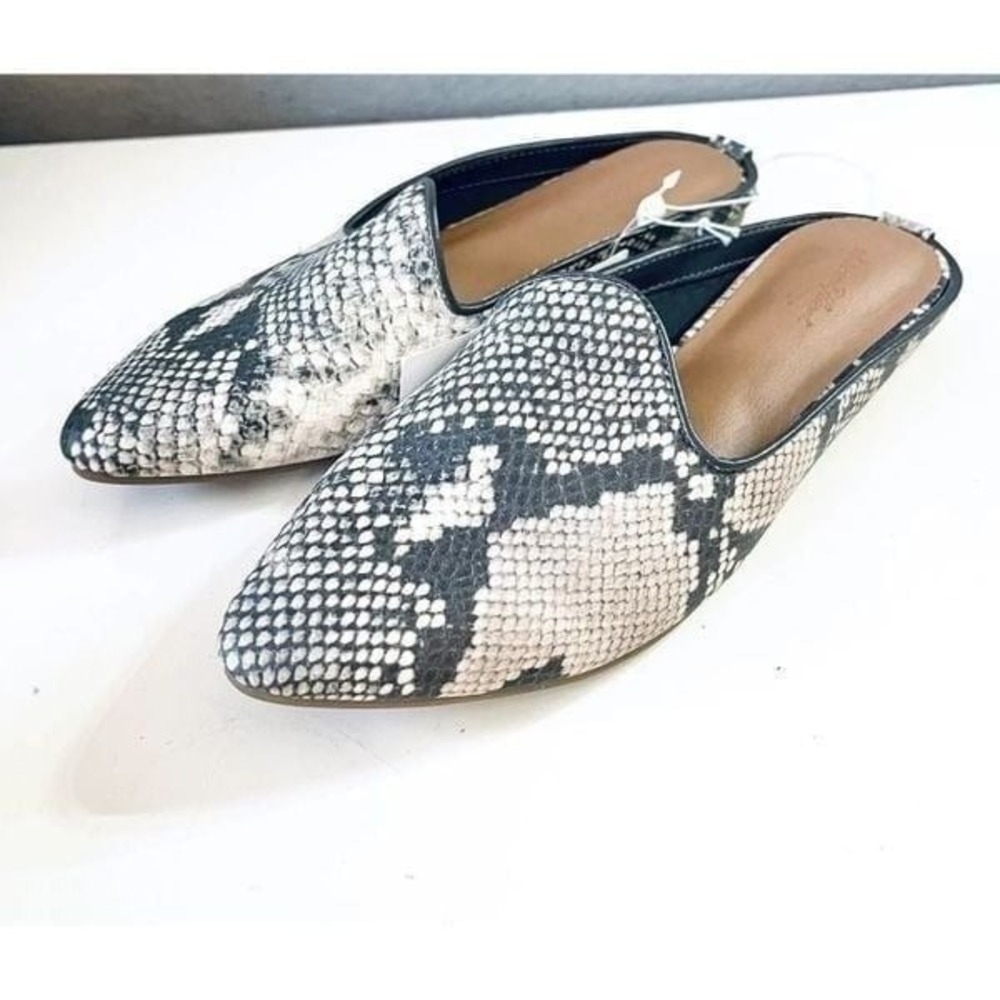 Universal thread womans flats‎ size 7